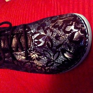 Alegria by PG Lite Icy Blooms Sneakers, Size 10/40